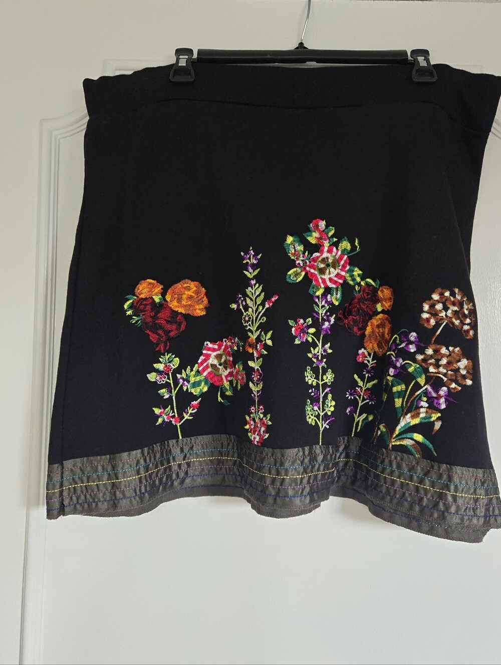 NWT Desigual Black Floral Embroidered Tube Skirt XL - Picture 2 of 7